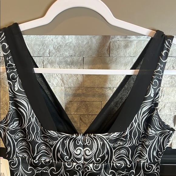 NWT Jones Wear Black Midi Sheath Dress with V-neck for Cocktail - Picture 9 of 14